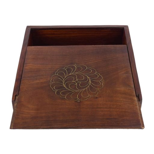 natural and artistic